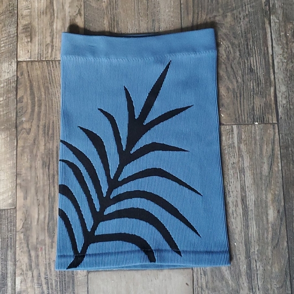 BCBGENERATION Ribbed Palm Leaf Tube Bodycon Skirt - Picture 1 of 6